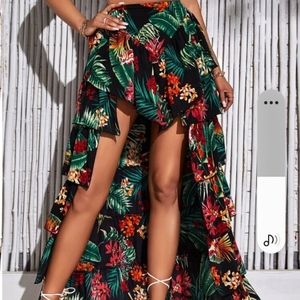 Luau skirt, size Large fro. SHEIN